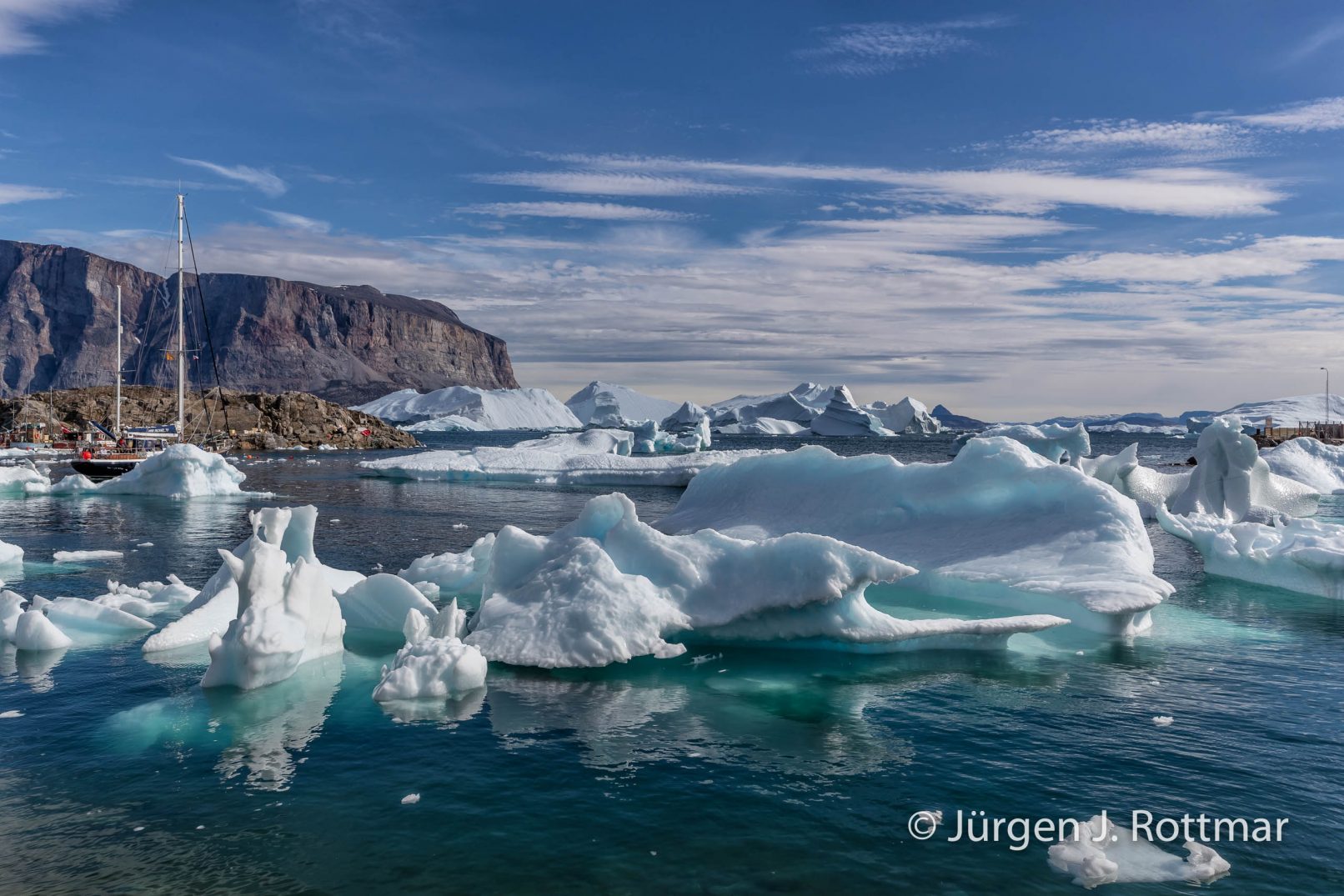 Grönland | Uummannaq | durch Eisberge erschwerte Hafenzufahrt