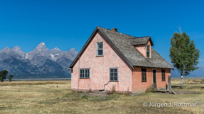 USA | Südwesten | Wyoming | Mormon Row | Farmhouse with Teton Range