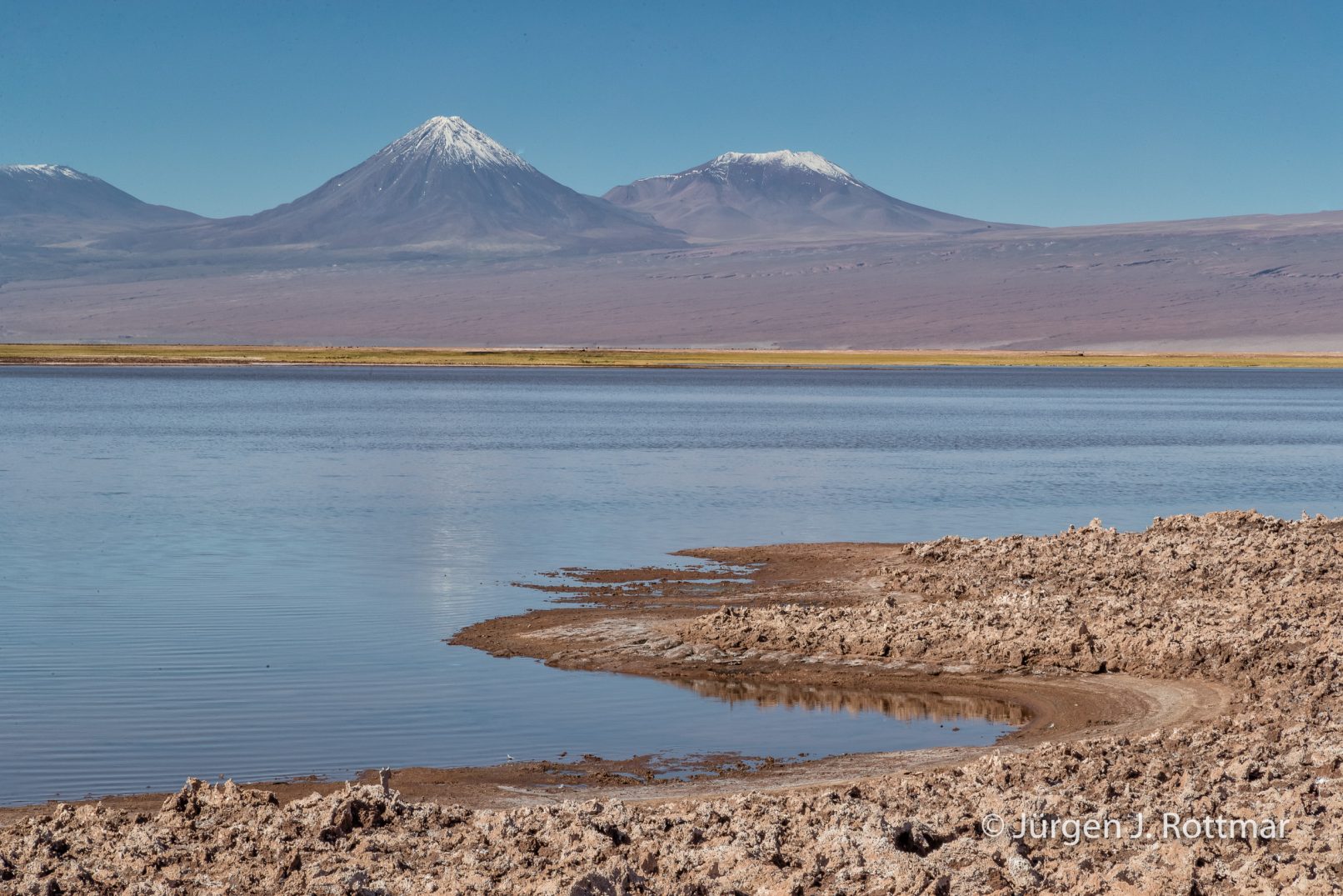 Chile | Desierto de Atacama / Laguna Tebenquiche mit Vulkan Lincancabur (5'920) im Hintergrund