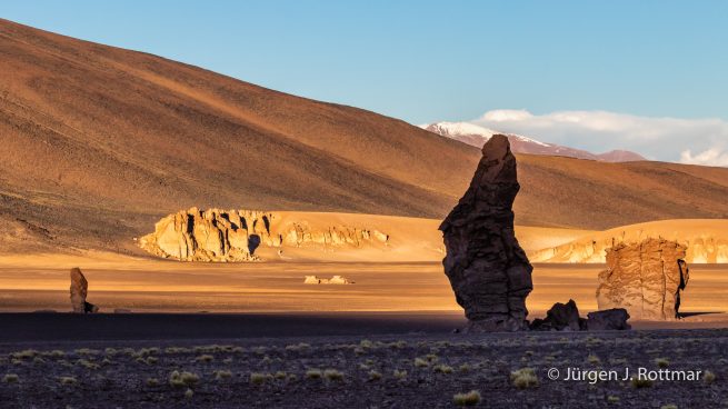 Chile | Salar de Aguas Calientes | Monjes de la Pacana